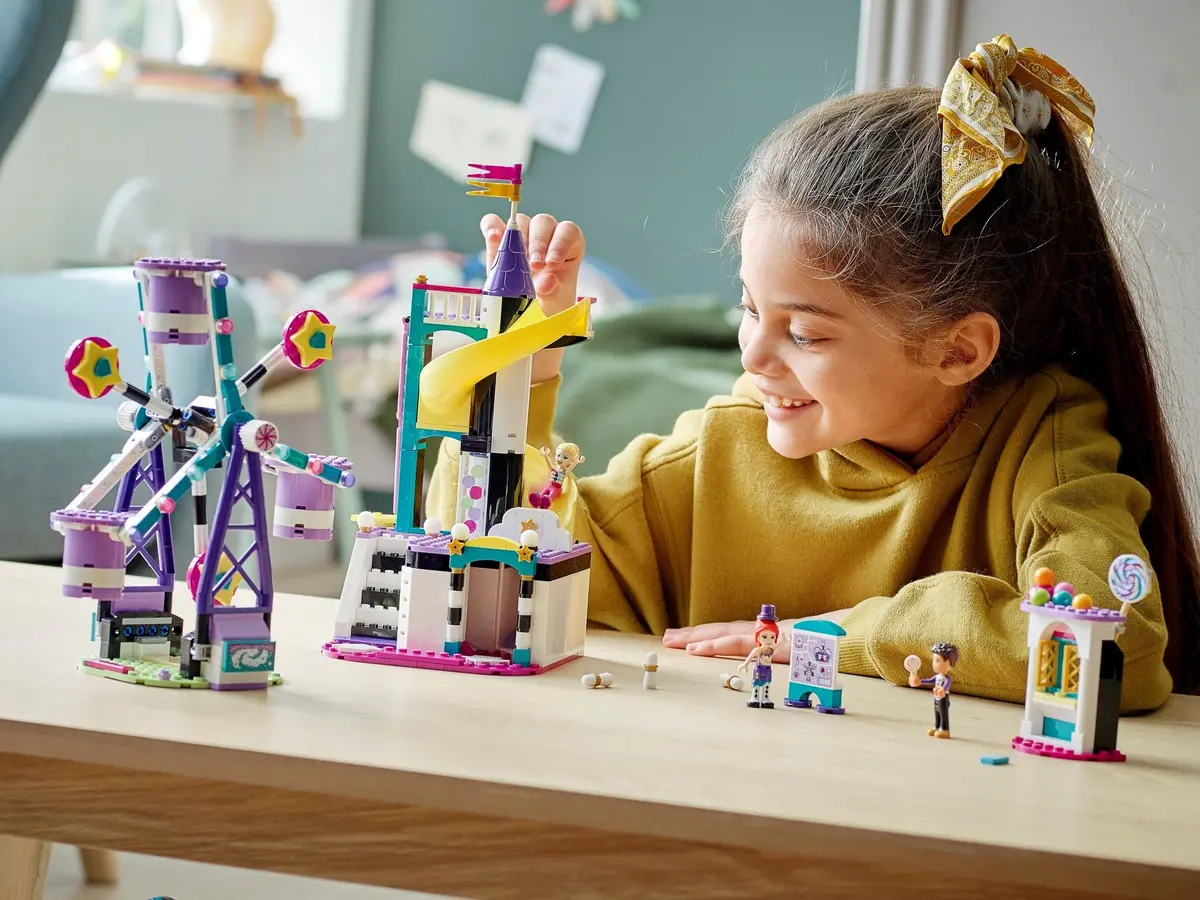 LEGO Friends 41689 Magical Ferris Wheel and Slide set, image 9