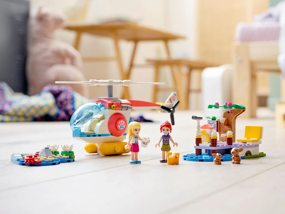 LEGO Friends 41692 Vet Clinic Rescue Helicopter set, image 8