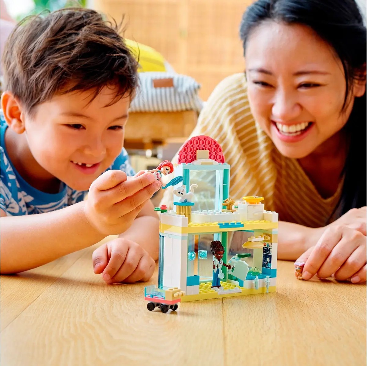LEGO Friends 41695 Pet Clinic set, image 3