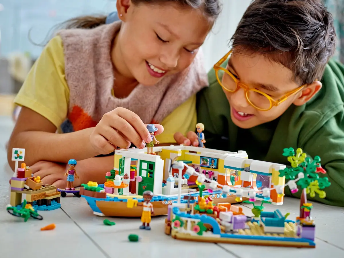 LEGO Friends 41702 Canal Houseboat set, image 11