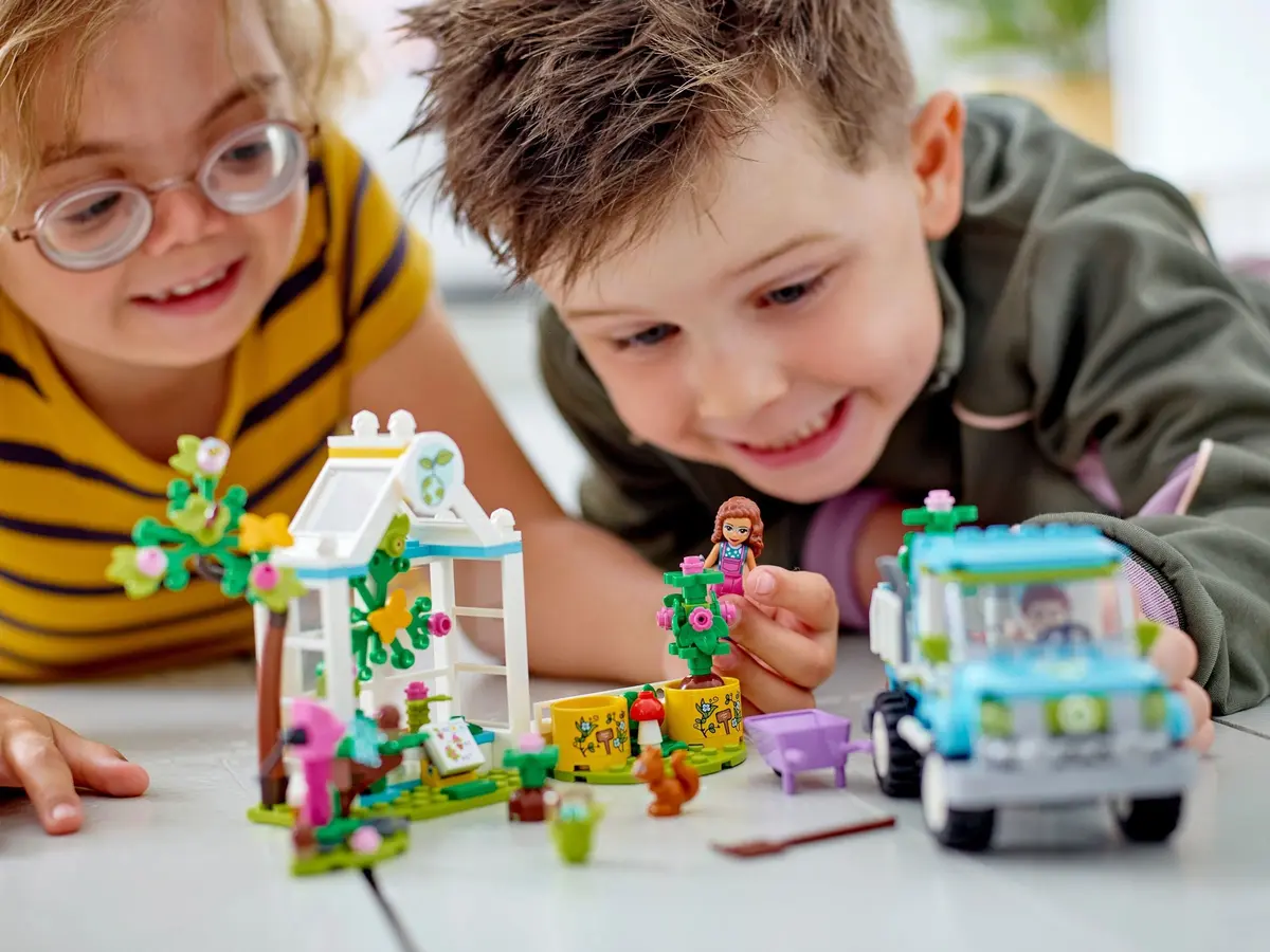 LEGO Friends 41707 Tree-Planting Vehicle set, image 8