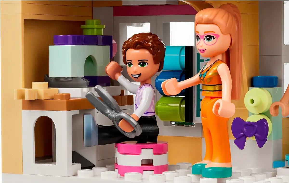 LEGO Friends 41711 Emma's Art School set, image 8