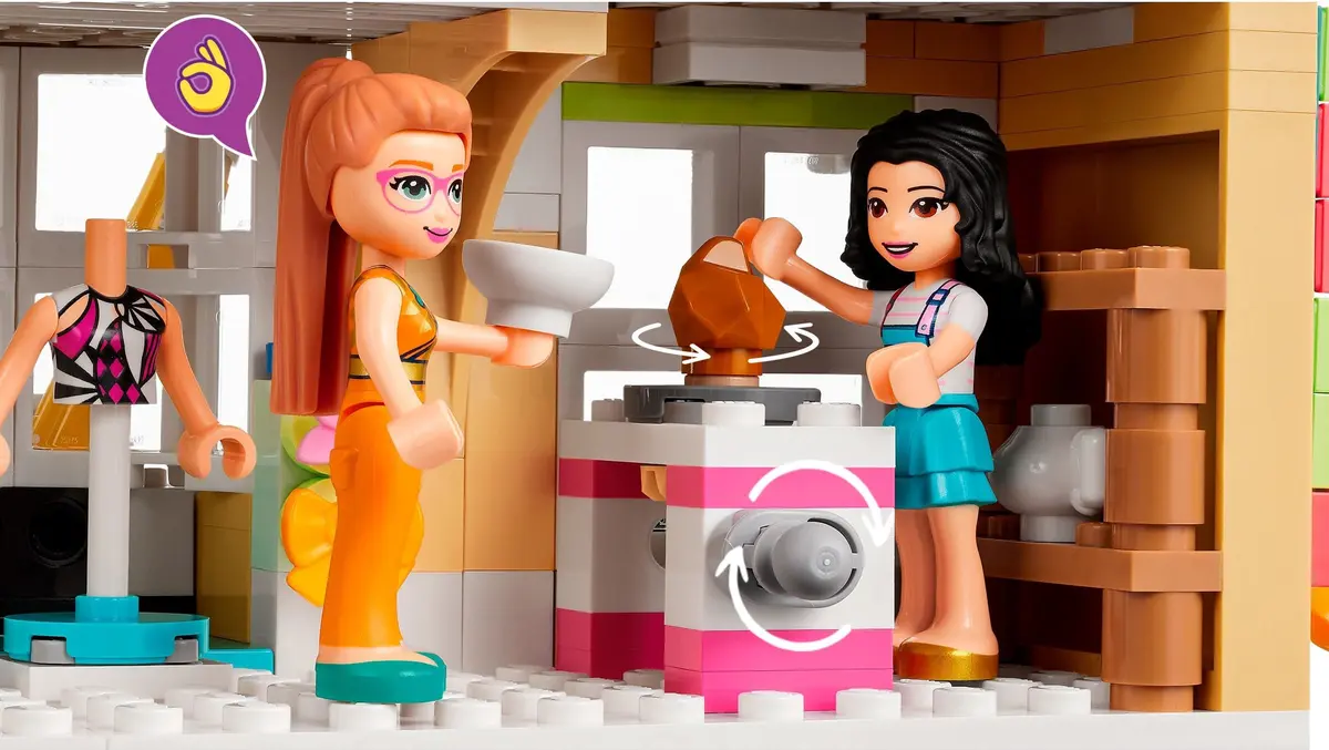 LEGO Friends 41711 Emma's Art School set, image 7