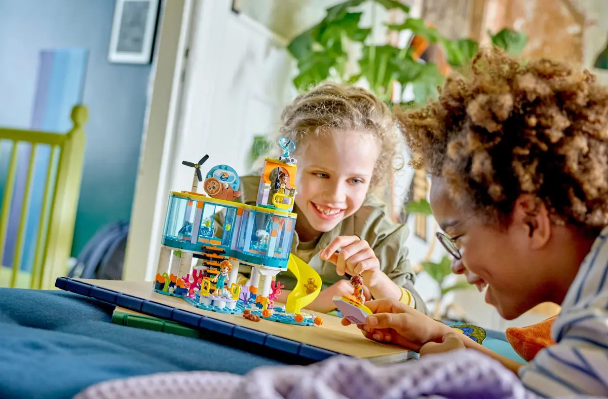 LEGO Friends 41736 Sea Rescue Centre set, image 4