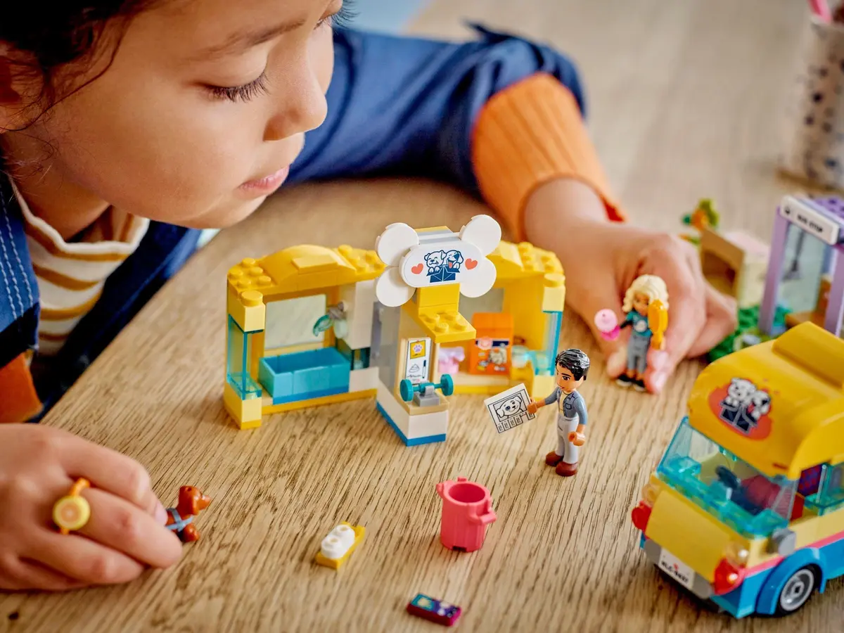 LEGO Friends 41741 Dog Rescue Van set, image 11