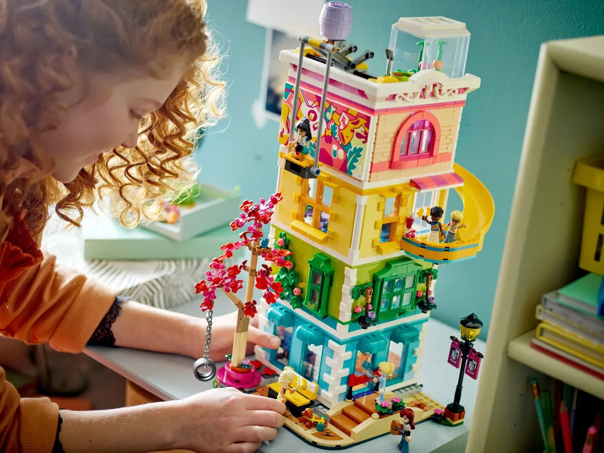 LEGO Friends 41748 Heartlake City Community Centre set, image 11