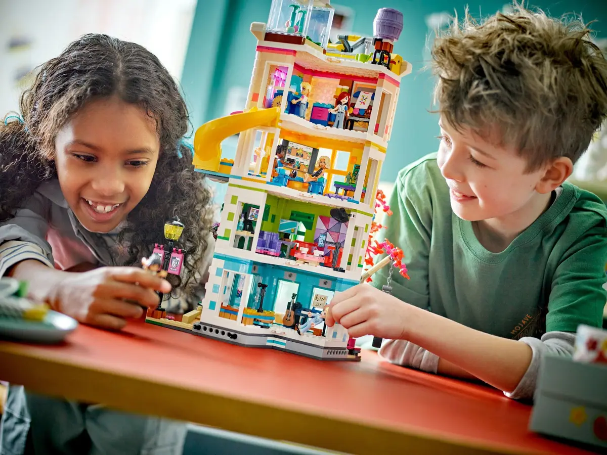 LEGO Friends 41748 Heartlake City Community Centre set, image 3