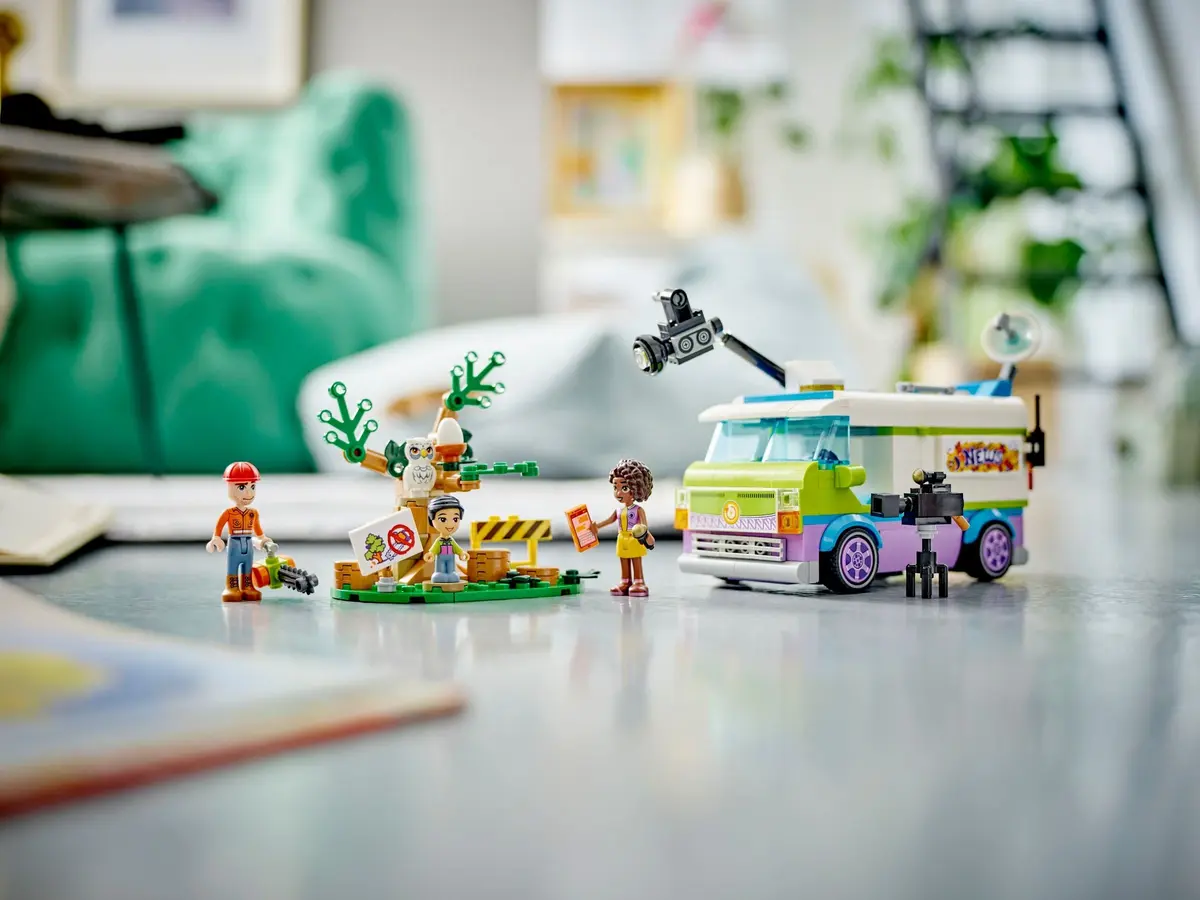 LEGO Friends 41749 Newsroom Van set, image 10