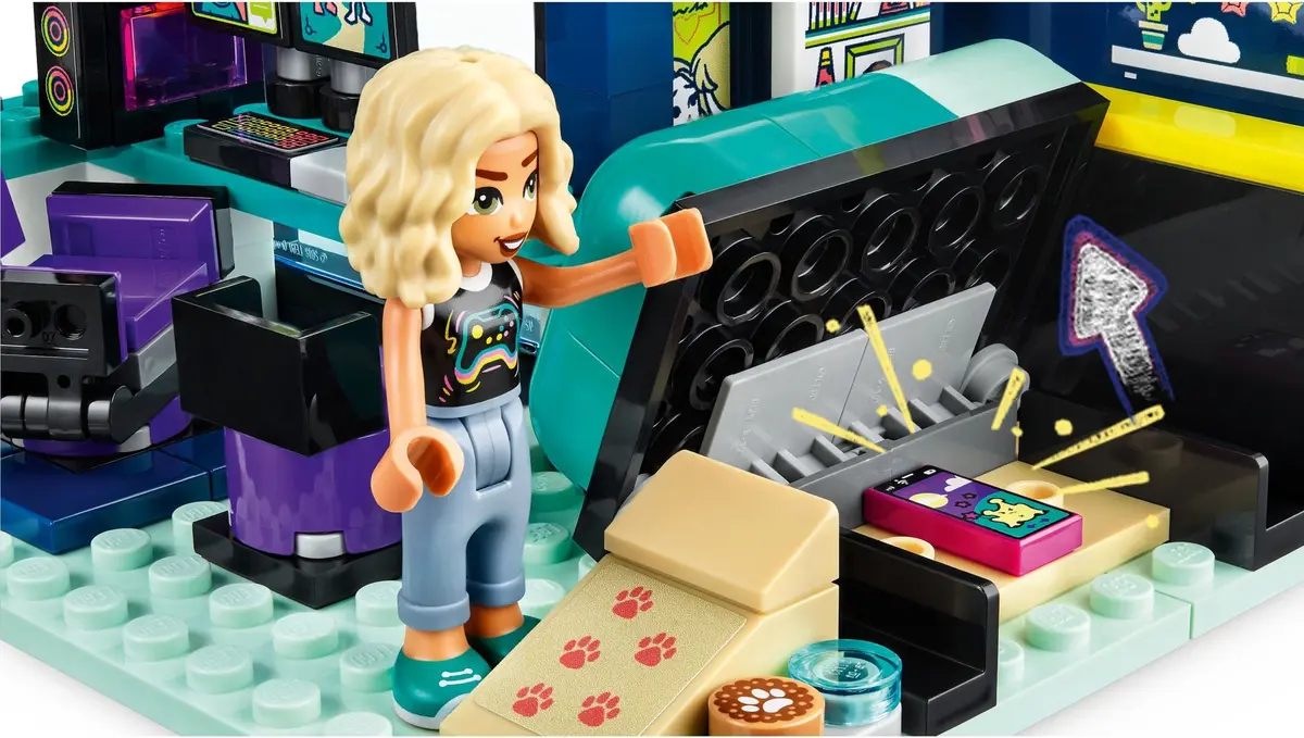 LEGO Friends 41755 Nova's Room set, image 4