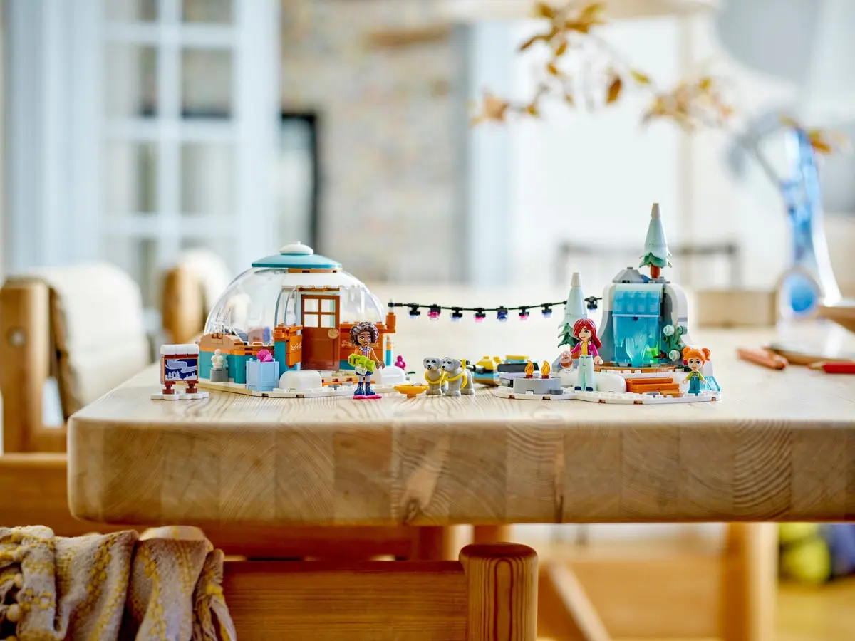 LEGO Friends 41760 Igloo Holiday Adventure set, image 5