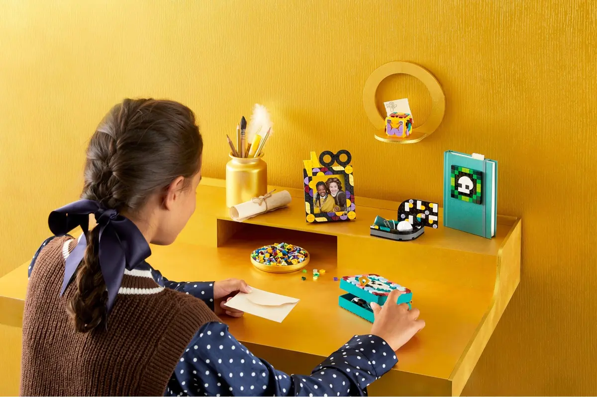 LEGO Dots 41811 Hogwarts Desktop Kit set, image 9