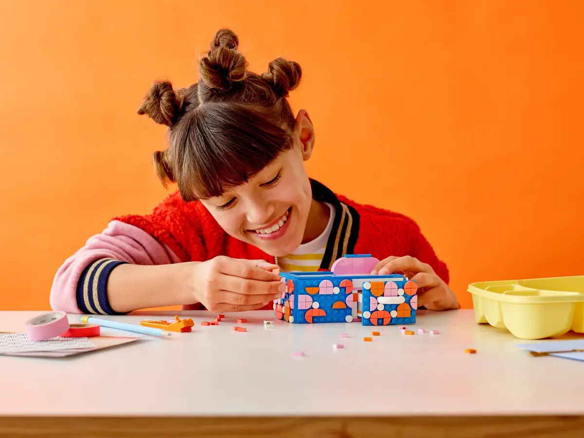 LEGO Dots 41907 Desk Organiser set, image 13