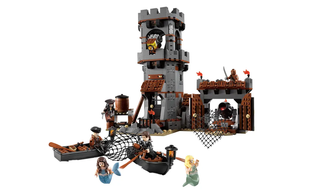 LEGO Pirates of the Caribbean 4194 Whitecap Bay set, image 3