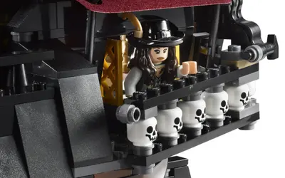 LEGO Pirates of the Caribbean 4195 Queen Anne's Revenge set, image 7
