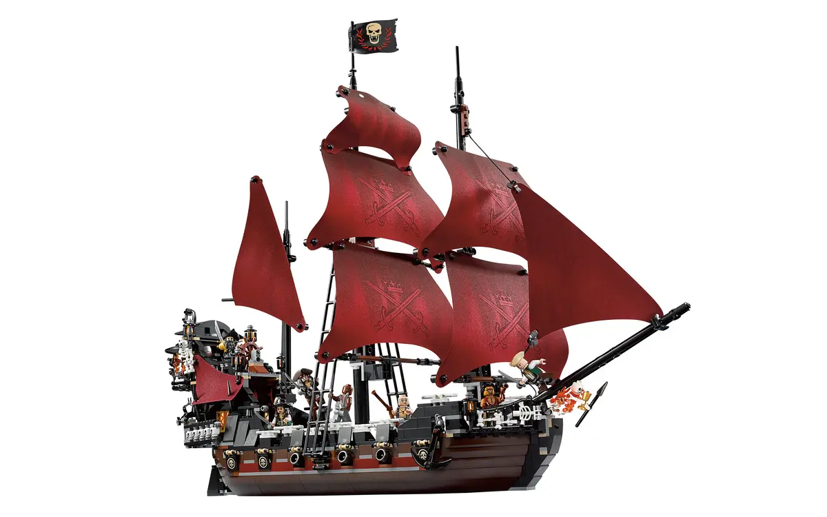 LEGO Pirates of the Caribbean 4195 Queen Anne's Revenge set, image 3