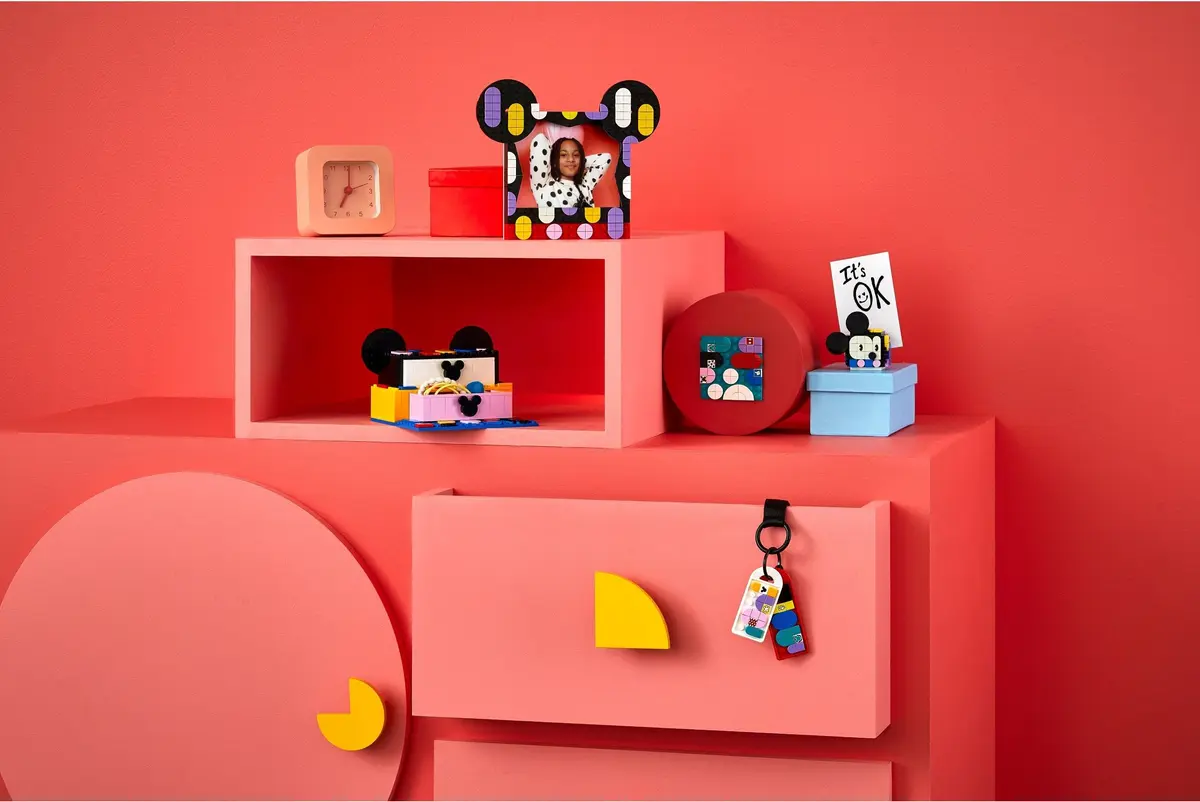 LEGO Dots 41964 Mickey Mouse & Minnie Mouse Back-to-School Project Box set, image 4