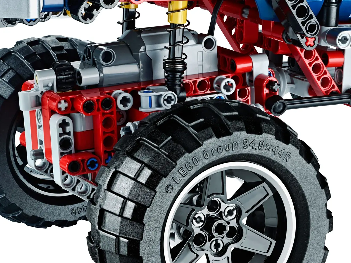 LEGO Technic 41999 4x4 Crawler Exclusive Edition set, image 4