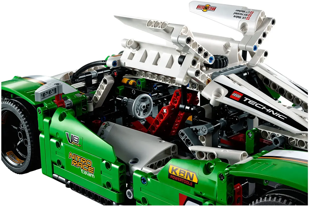 LEGO Technic 42039 24 Hours Race Car set, image 4