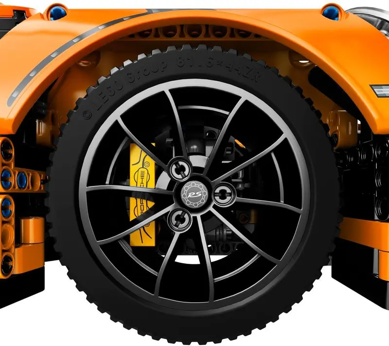 LEGO Technic 42056 Porsche 911 GT3 RS set, image 2