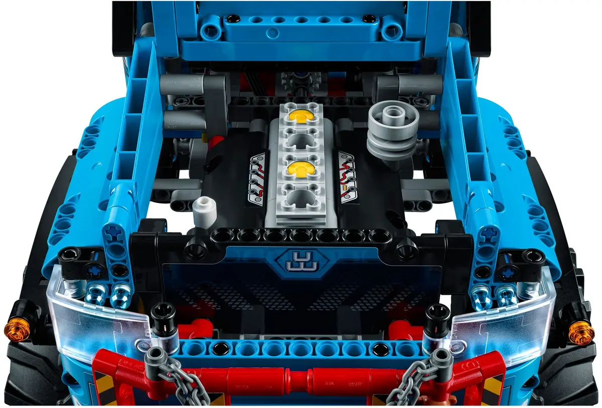 LEGO Technic 42070 6x6 All Terrain Tow Truck set, image 6