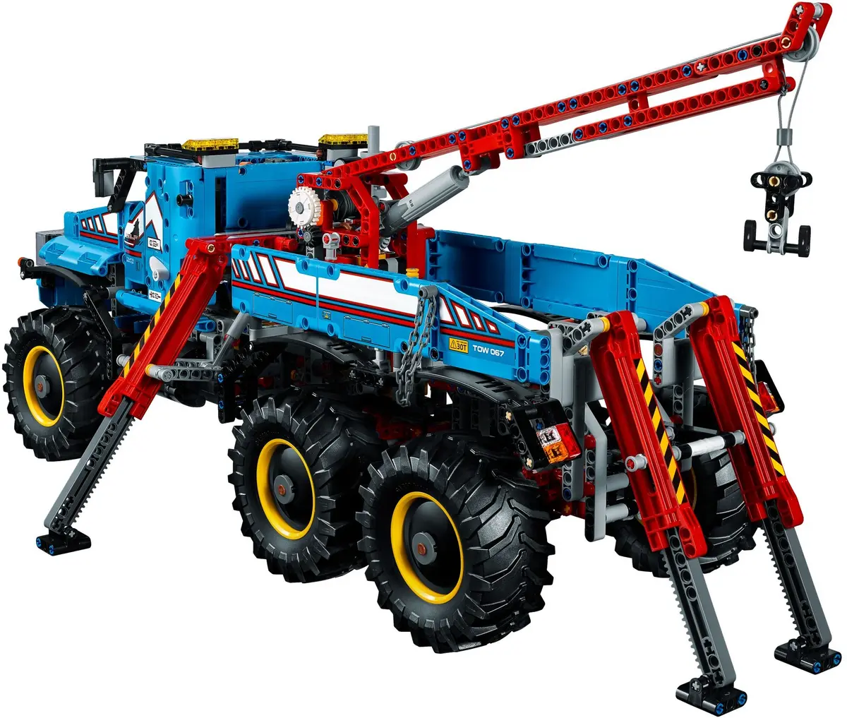 LEGO Technic 42070 6x6 All Terrain Tow Truck set, image 4