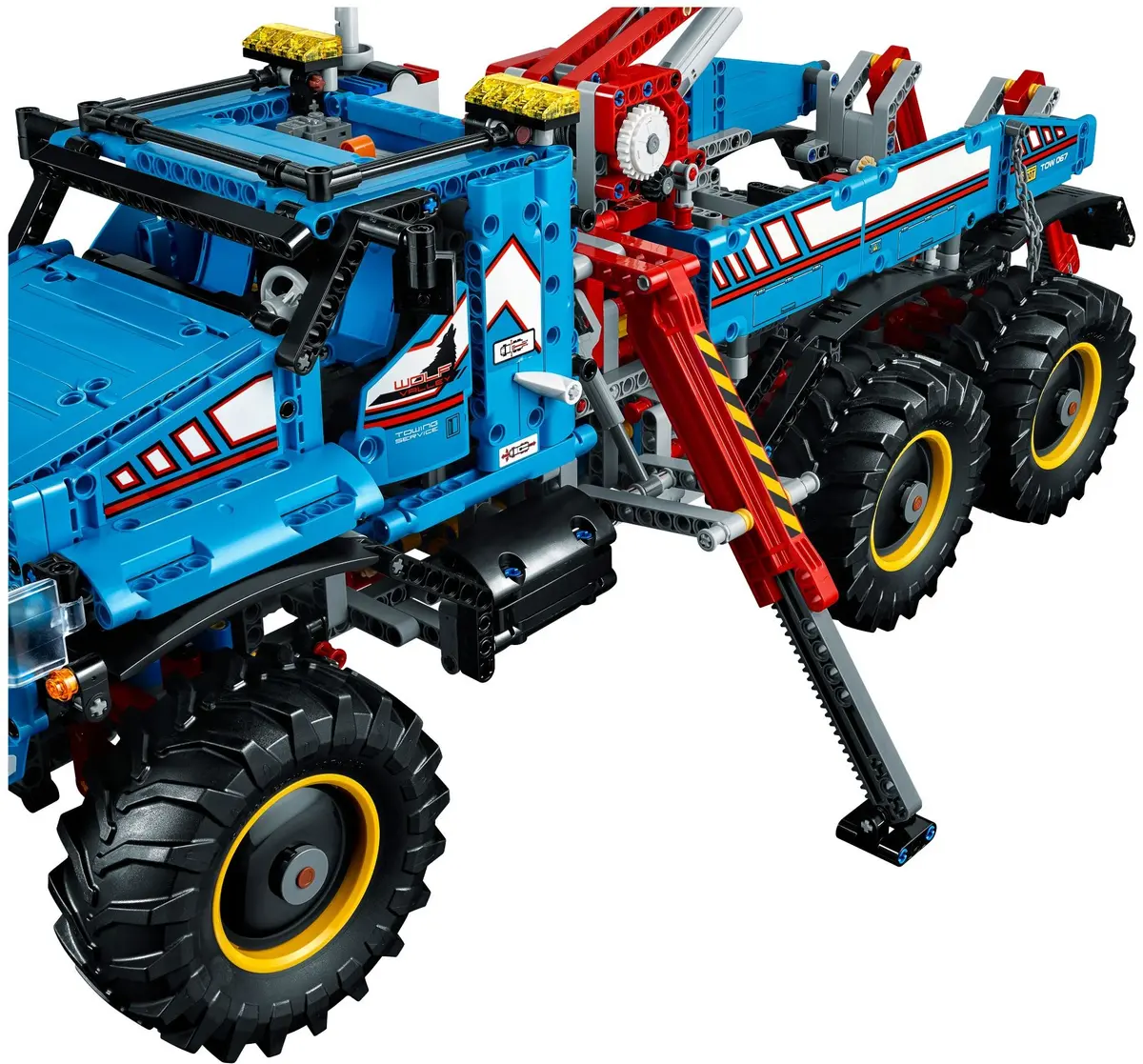 LEGO Technic 42070 6x6 All Terrain Tow Truck set, image 5