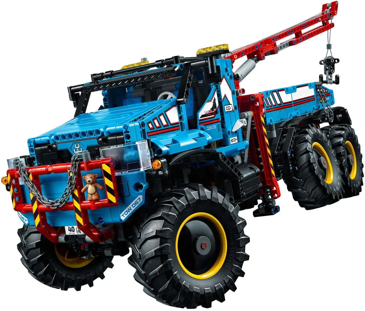 LEGO Technic 42070 6x6 All Terrain Tow Truck set, image 3