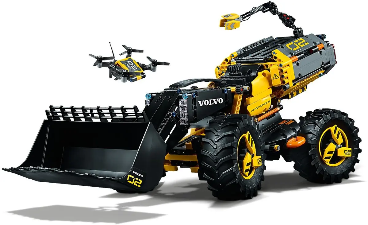 LEGO Technic 42081 Volvo Concept Wheel Loader ZEUX set, image 3
