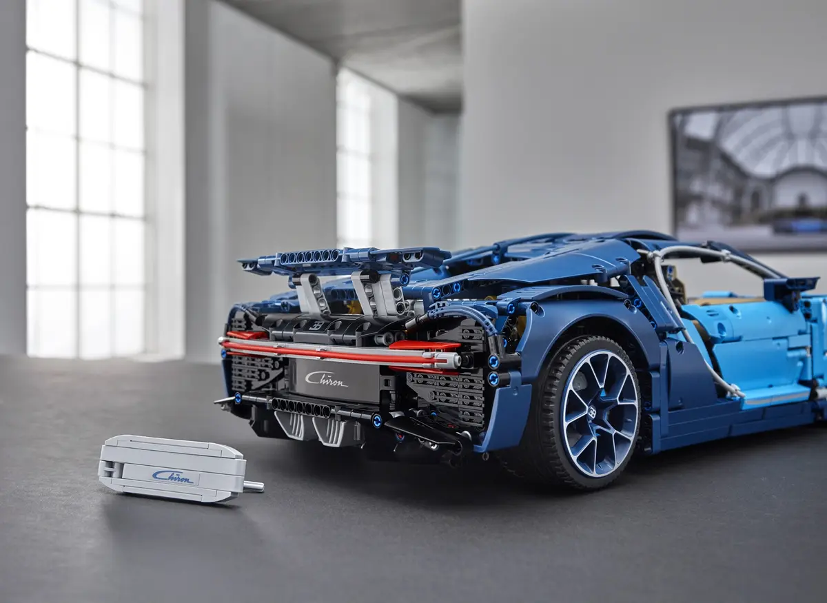 LEGO Technic 42083 Bugatti Chiron set, image 30