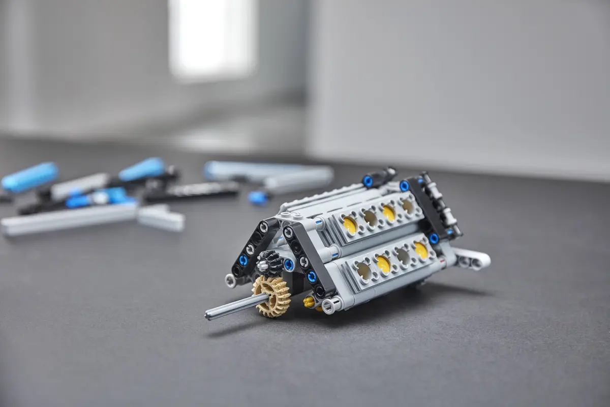 LEGO Technic 42083 Bugatti Chiron set, image 19