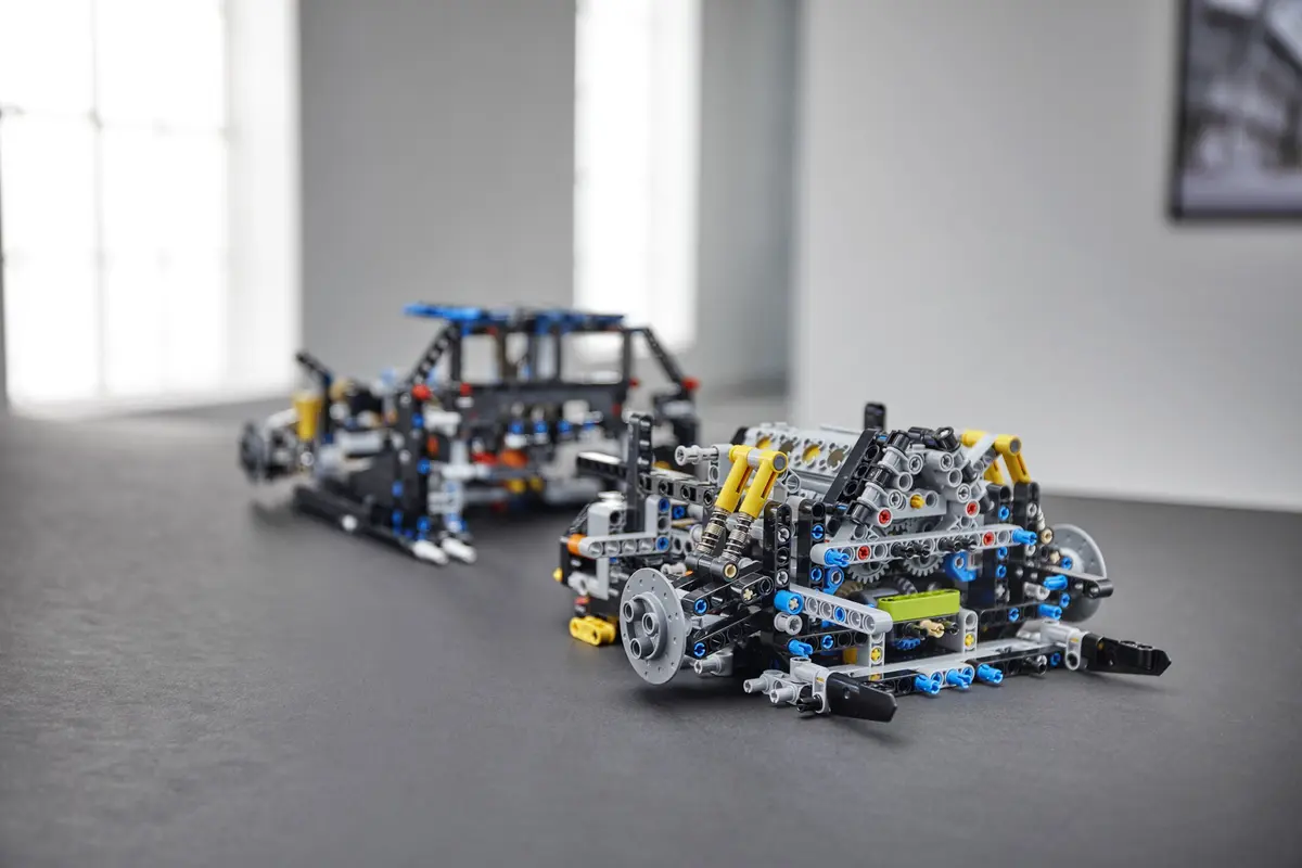 LEGO Technic 42083 Bugatti Chiron set, image 20