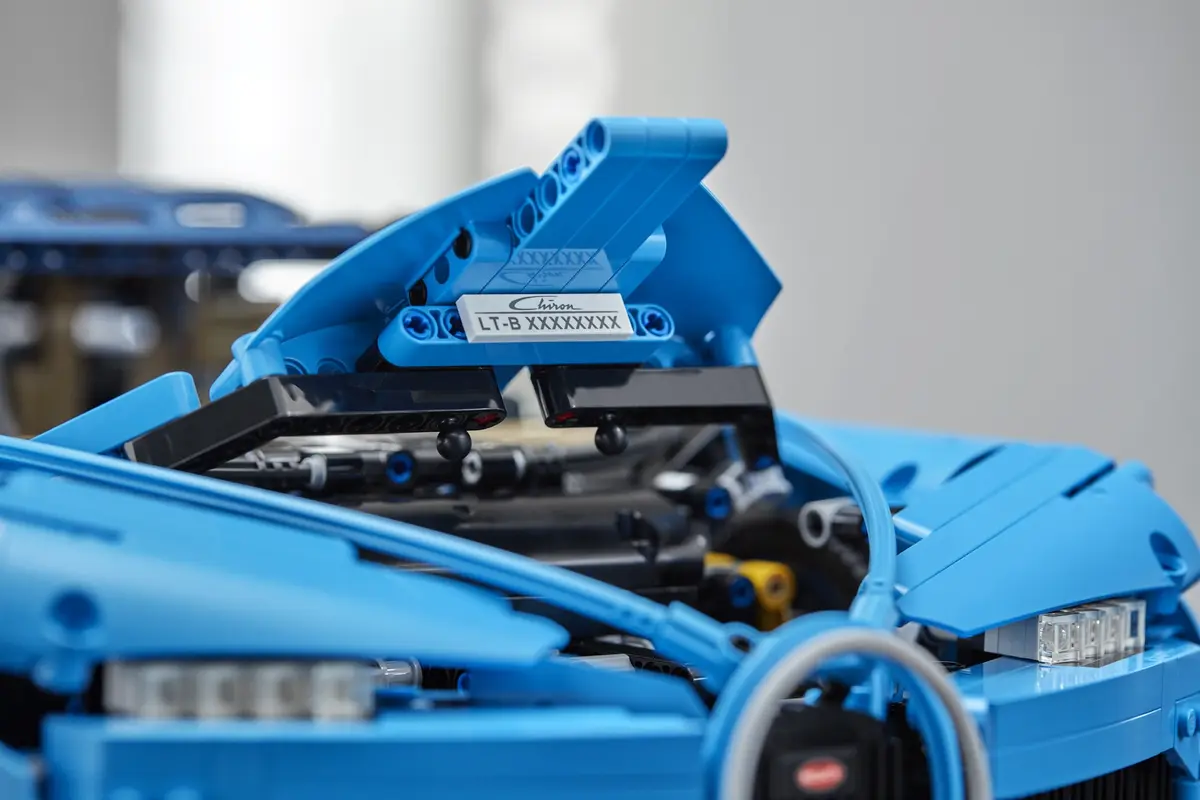 LEGO Technic 42083 Bugatti Chiron set, image 31