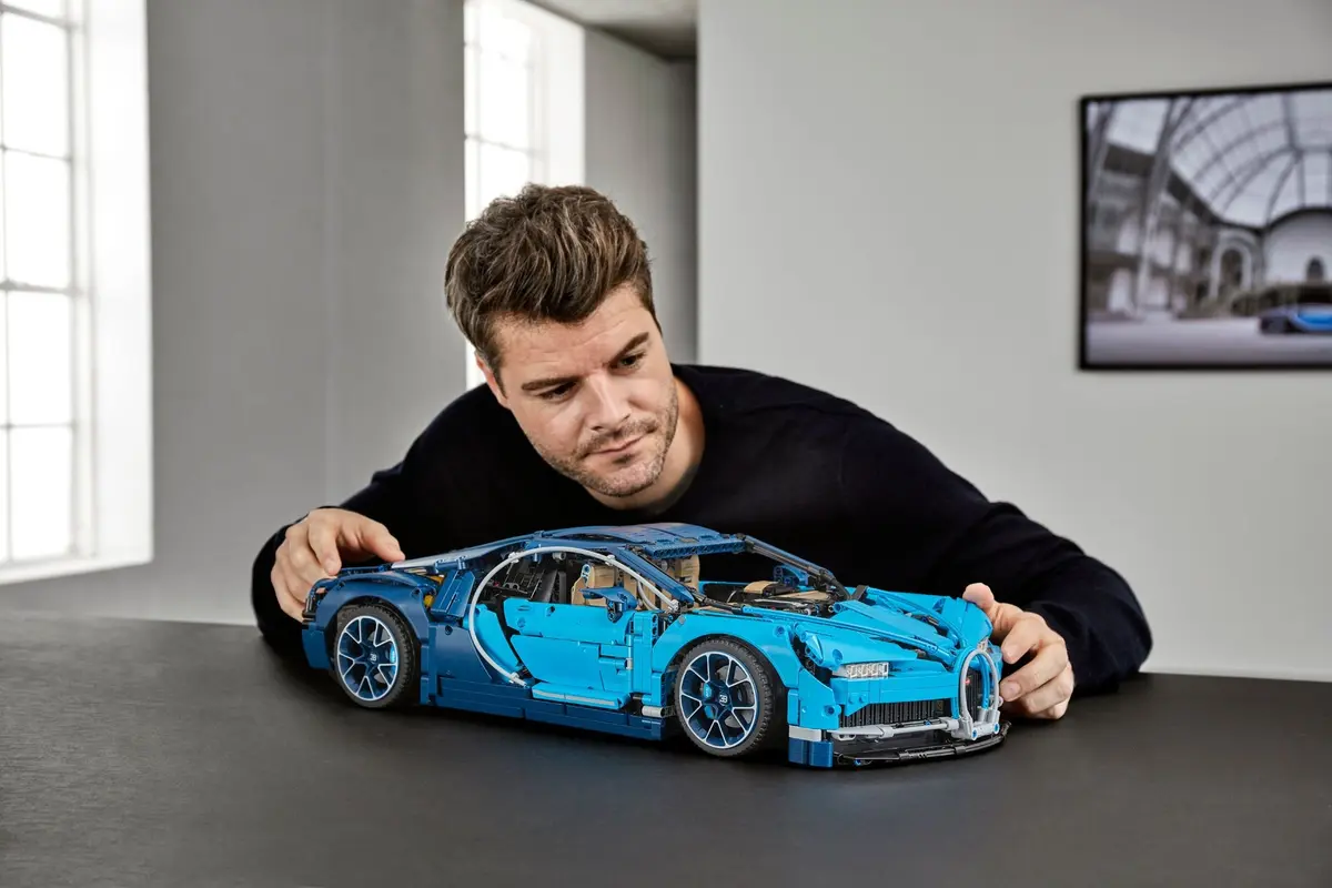 LEGO Technic 42083 Bugatti Chiron set, image 8