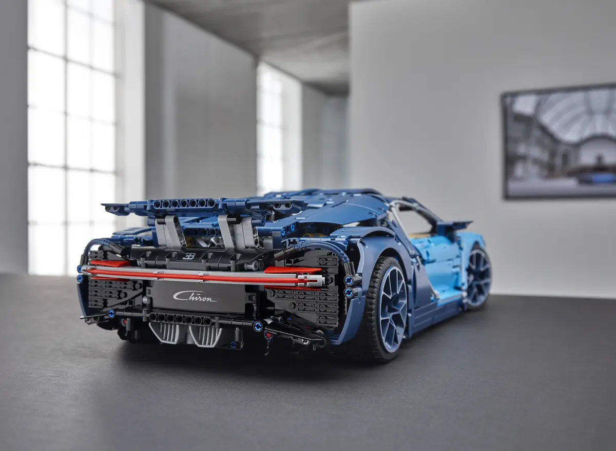 LEGO Technic 42083 Bugatti Chiron set, image 28