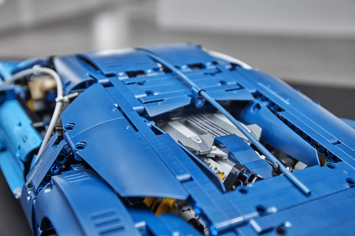 LEGO Technic 42083 Bugatti Chiron set, image 24