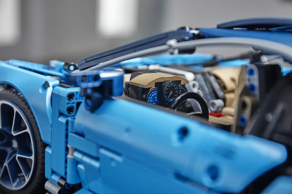 LEGO Technic 42083 Bugatti Chiron set, image 26