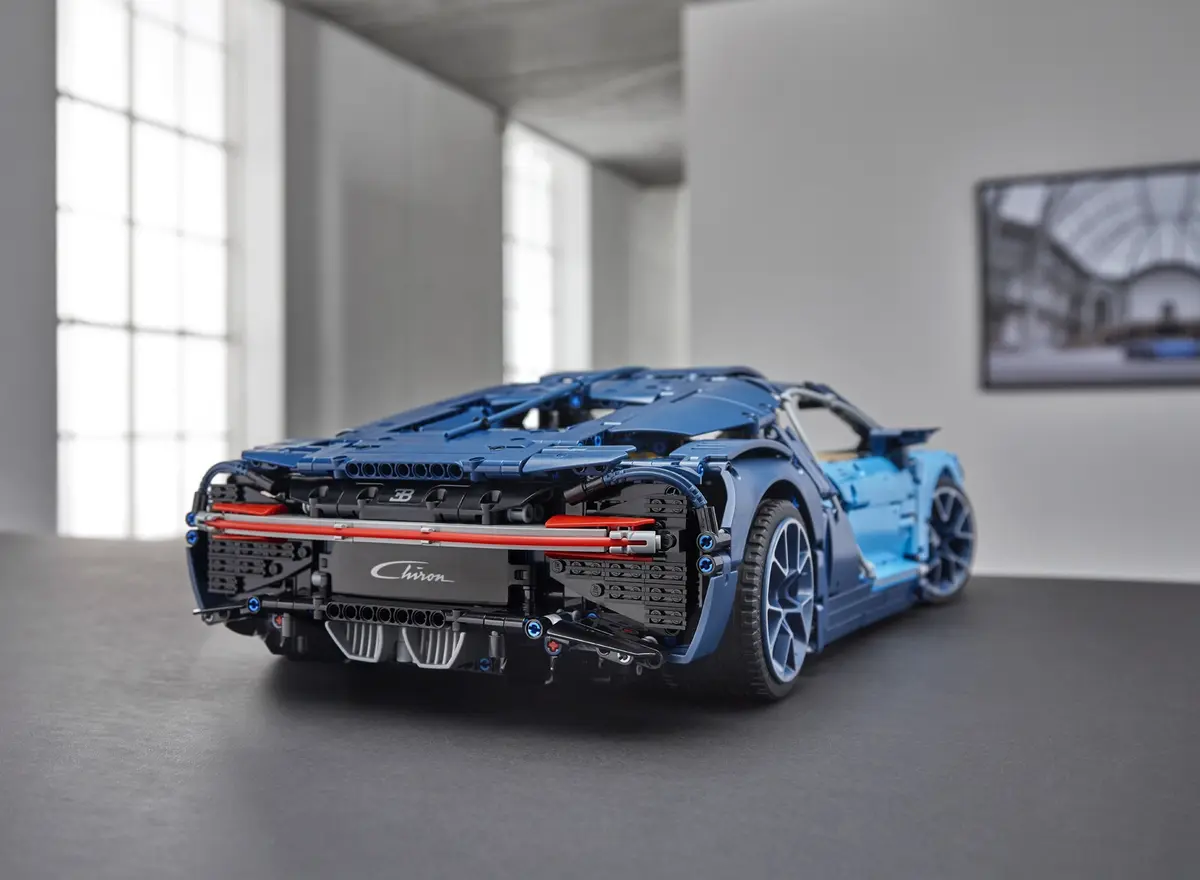 LEGO Technic 42083 Bugatti Chiron set, image 27
