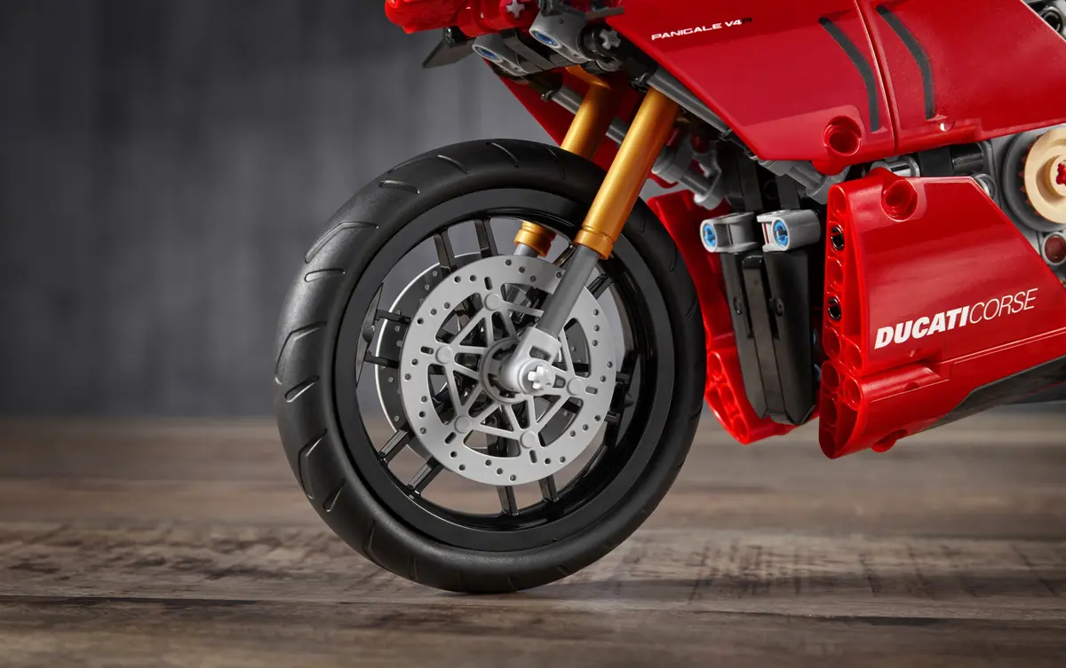 LEGO Technic 42107 Ducati Panigale V4 R set, image 20