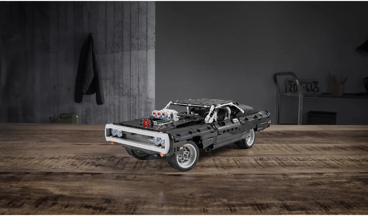 LEGO Technic 42111 Dom's Dodge Charger set, image 18