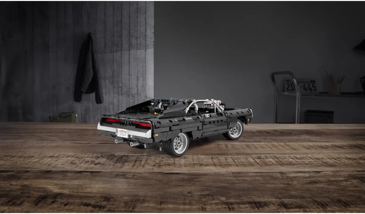 LEGO Technic 42111 Dom's Dodge Charger set, image 19