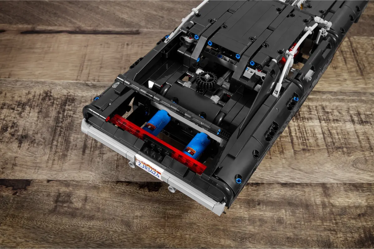 LEGO Technic 42111 Dom's Dodge Charger set, image 21