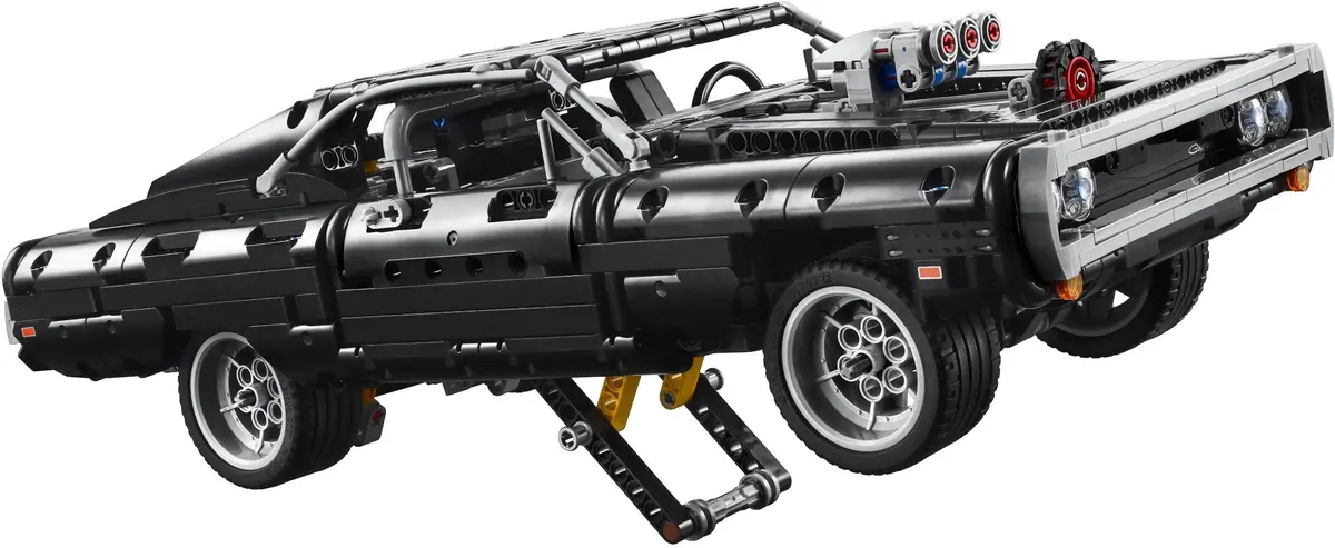 LEGO Technic 42111 Dom's Dodge Charger set, image 3