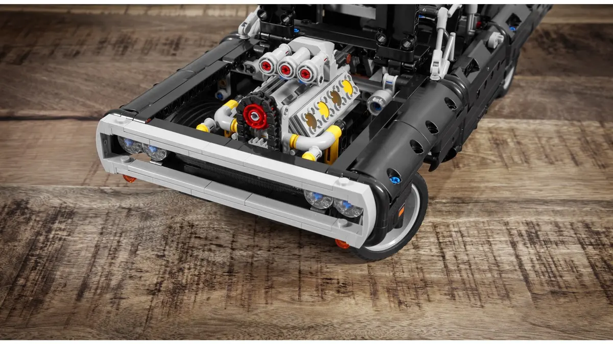 LEGO Technic 42111 Dom's Dodge Charger set, image 22