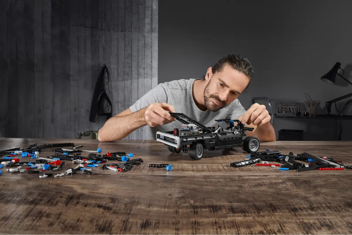 LEGO Technic 42111 Dom's Dodge Charger set, image 16
