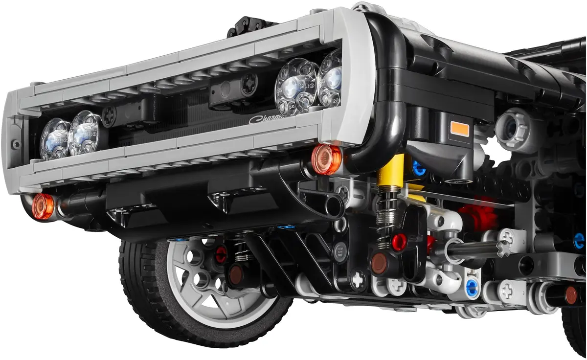 LEGO Technic 42111 Dom's Dodge Charger set, image 9