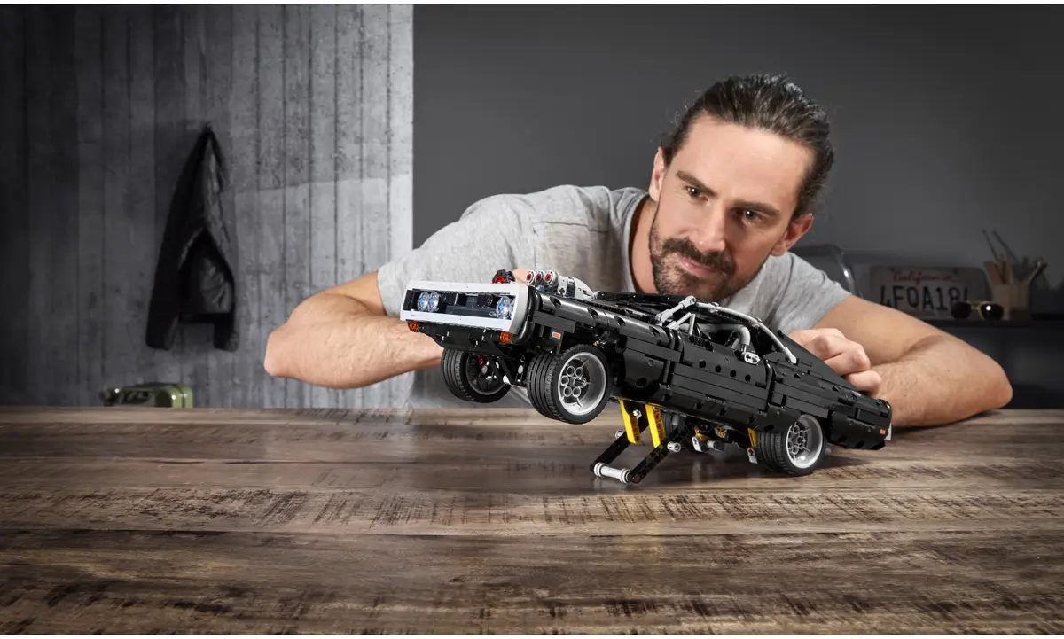 LEGO Technic 42111 Dom's Dodge Charger set, image 17