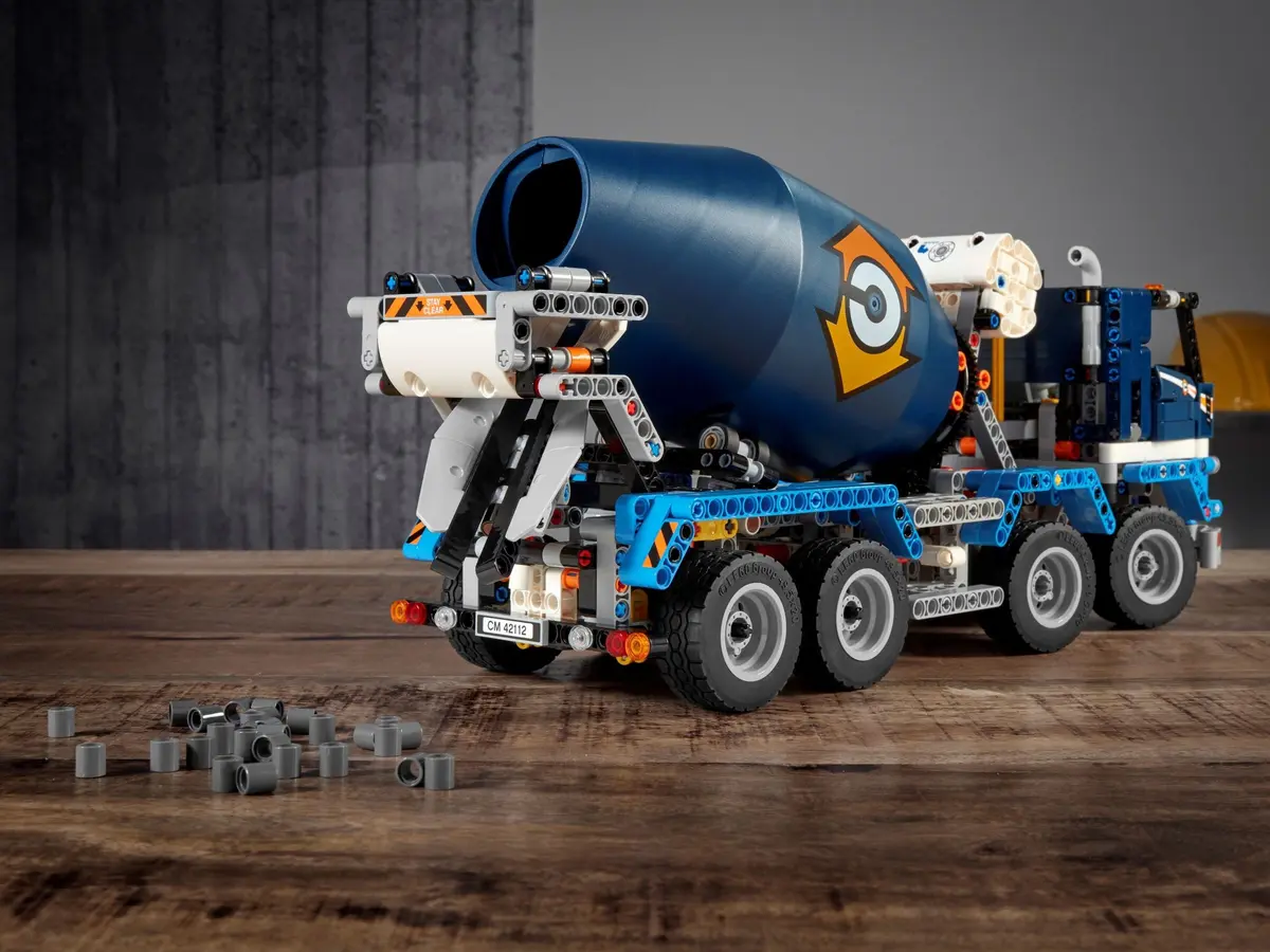 LEGO Technic 42112 Concrete Mixer Truck set, image 7
