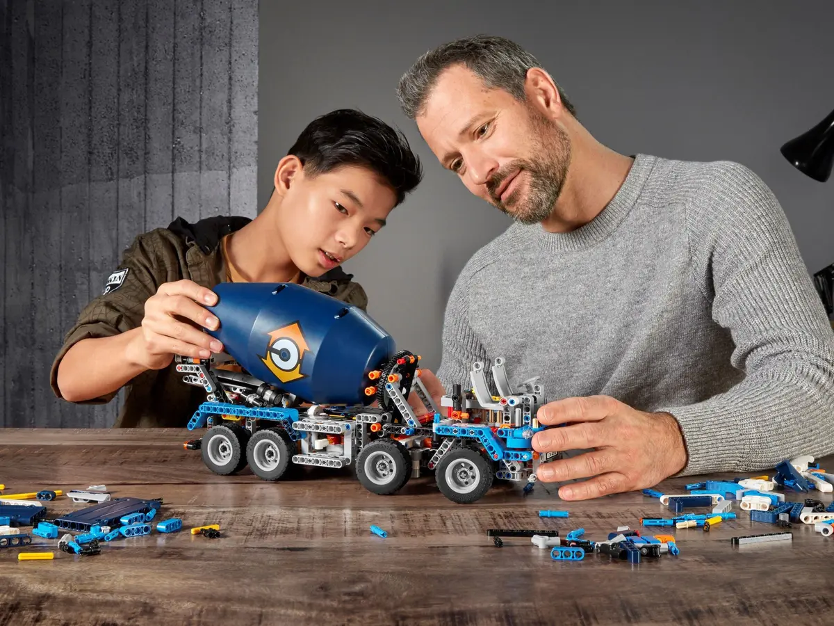 LEGO Technic 42112 Concrete Mixer Truck set, image 4