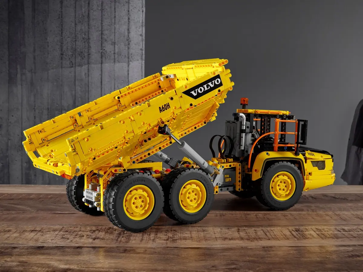LEGO Technic 42114 6x6 Volvo Articulated Hauler set, image 7