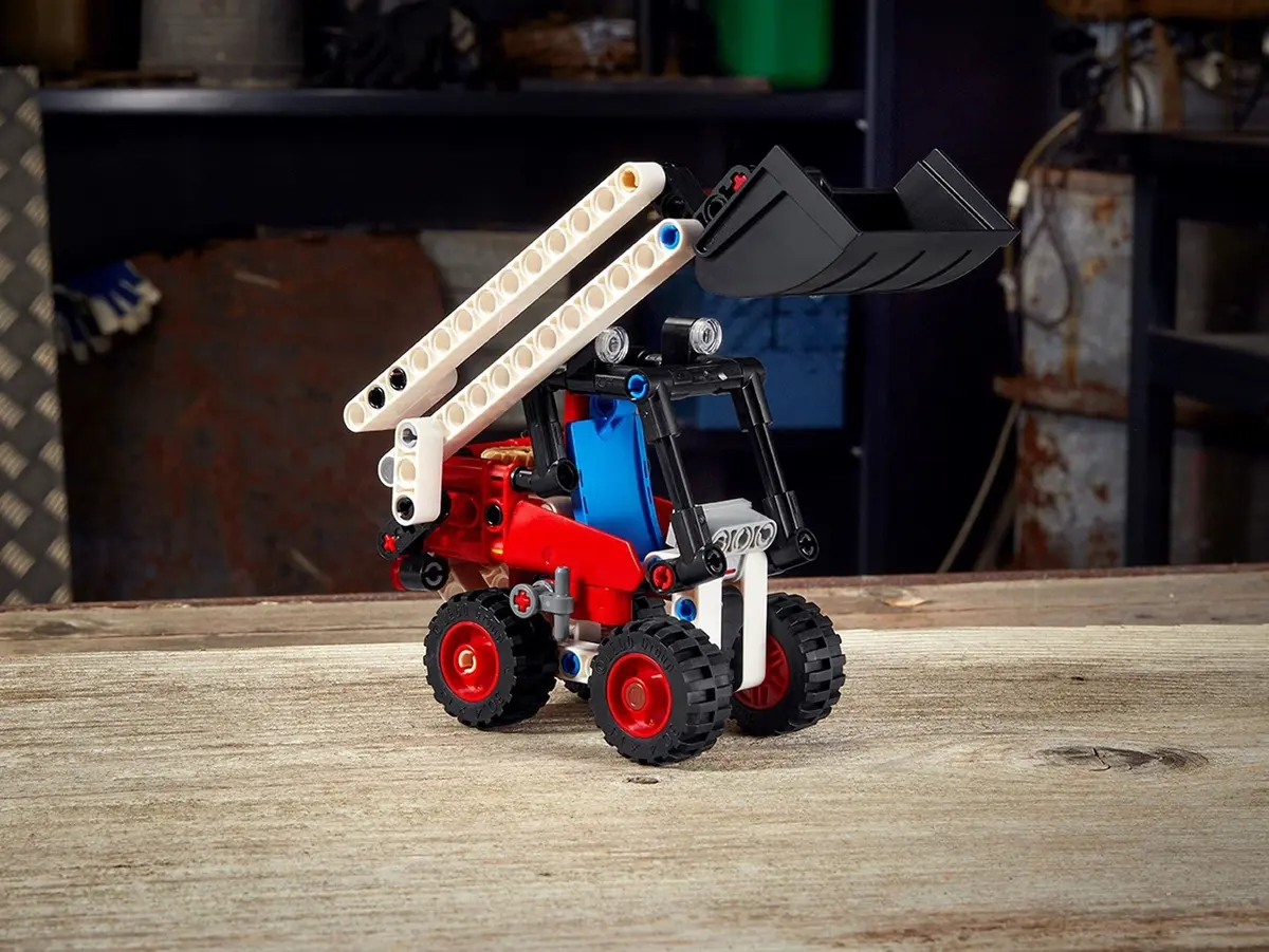 LEGO Technic 42116 Skid Steer Loader set, image 3